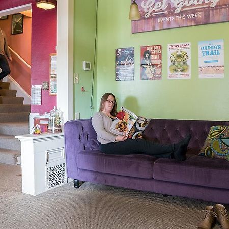 Hi Portland Hawthorne District Hostel エクステリア 写真