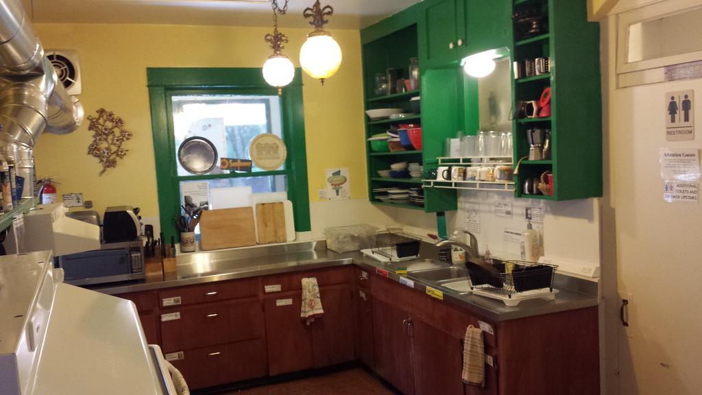 Hi Portland Hawthorne District Hostel エクステリア 写真